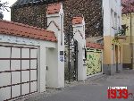 Brwin�w, Rynek, tablica pami�tkowa. Stan z dn. 06. 09. 2012 r. (fot. Tomasz Karolak).