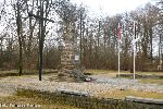 Kazu� Nowy, pomnik-mauzoleum. Stan z dn. 26 marca 2018 r. (fot. Tomasz Kuran).