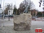 Leszno, Al. Wojska Polskiego, g�az pami�tkowy. Stan z dn. 04. 12. 2011 r. (fot. Tomasz Karolak).