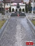 �omianki, ul. Warszawska / Bo�tucia, pomnik. Stan z dn. 04. 12. 2011 r. (fot. Tomasz Karolak).