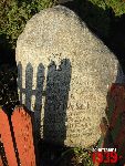 O�tarzew, ul. Nizinna, krzy� i g�az pami�tkowy. Stan z dn. 12. 11. 2011 r. (fot. Tomasz Karolak).