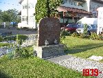 Sanniki, ul. Warszawska, tablica pami�tkowa. Stan z dn. 16. 10. 2011 r. (fot. Tomasz Karolak).