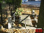 S�ubice, ul. Wi�lana, p�yta pami�tkowa. Stan z dn. 16. 10. 2011 r. (fot. Tomasz Karolak).