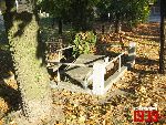 S�ubice, ul. Wi�lana, p�yta pami�tkowa. Stan z dn. 16. 10. 2011 r. (fot. Tomasz Karolak).