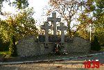 Sochaczew - Trojan�w, ul. ks. Jerzego Popie�uszki, pomnik. Stan z dn. 07. 10. 2010 r. (fot. Tomasz Karolak).
