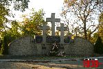Sochaczew - Trojan�w, ul. ks. Jerzego Popie�uszki, pomnik. Stan z dn. 07. 10. 2010 r. (fot. Tomasz Karolak).