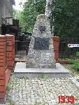 Warszawa, ul. 1 Praskiego Pu�ku, pomnik. Stan z dn. 25 lipca 2016 r. (fot. Tomasz Karolak).